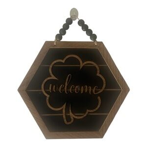 St Patrick’s Day Hexagon Welcome Sign with Beaded Hanger Farmhouse Style